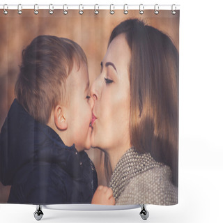 Personality  Son And Mom Kissing Shower Curtains