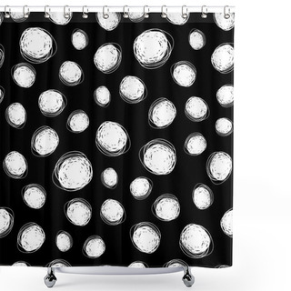 Personality  Seamless Black And White Pattern With Circular Doodles Shower Curtains
