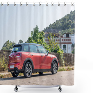 Personality  Mini Cooper Clubman Test Drive Day Shower Curtains
