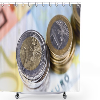 Personality  Single European Currency Decreasing Shower Curtains