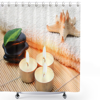 Personality  Foldet White Bath Towel And Zen Stones Shower Curtains