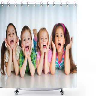 Personality  Small Laughing Kids Shower Curtains