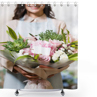Personality  Cropped View Of Florist Holding Festive Bouquet With Empty Tag On Blurred Background Shower Curtains