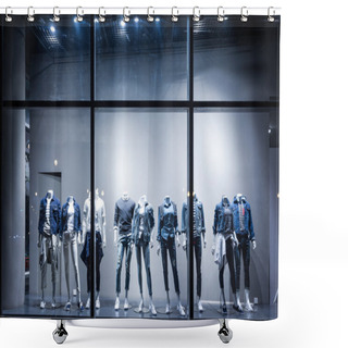 Personality  Fashion Shop Display Window And Clothes Shower Curtains