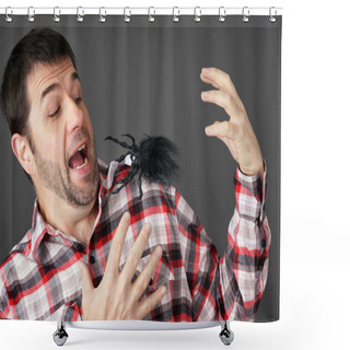 Personality  Man Scared By Fake Spider Shower Curtains