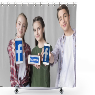 Personality  Teenage Friends With Smartphones Shower Curtains