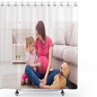 Personality  Little Girl Touching Her Pregnant Mother Belly Shower Curtains