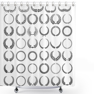 Personality  Laurel Wreath Retro Vintage Collection Shower Curtains