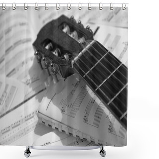 Personality  Guitar Shower Curtains