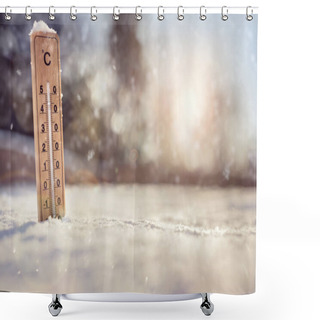 Personality  Thermometer In The Snow With Sub Zero Minus Temperature Concept For Winter Shower Curtains