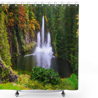 Personality  Dancing Fountain In A Quiet Pond Shower Curtains