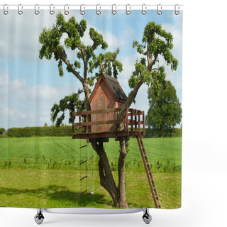 Personality  Beautiful Creative Tree House Shower Curtains