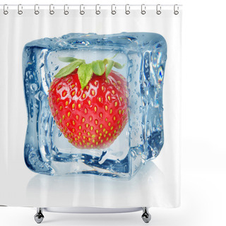 Personality  Ice Cube And Strawberry Shower Curtains