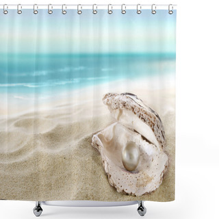 Personality  Shell With A Pearl Shower Curtains