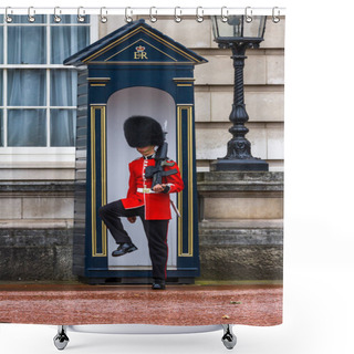 Personality  Queens Guard At Buckingham Palace Shower Curtains