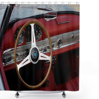 Personality  Oldtimer Shower Curtains