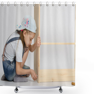 Personality  Little Girl In Overalls Collector Furniture Screw Spins Shower Curtains