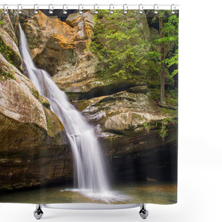 Personality  Cedar Falls - Hocking Hills Waterfall Shower Curtains