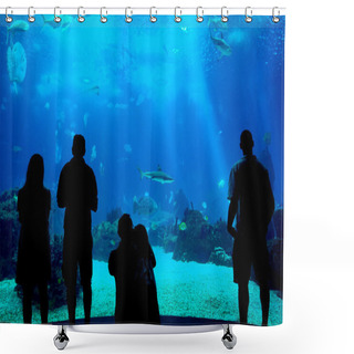 Personality  Silhouettes In Aquarium Background Shower Curtains