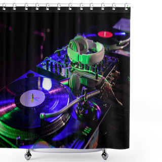 Personality  Sound Mixer With Vinyl And Headphones Shower Curtains