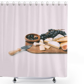 Personality  Snacks For Wine On Cutting Board Shower Curtains