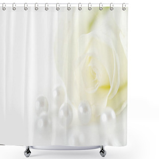 Personality  Beautiful White Rose With Pearls Shower Curtains