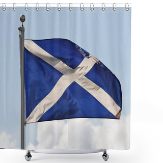 Personality  Scotland Flag On Flagpole Shower Curtains