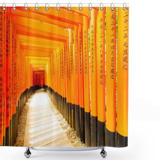 Personality  Fushimi Inari Shrine Curved Writing Torii Gates H Shower Curtains