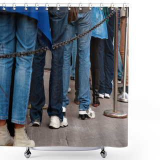 Personality  Queue With Legs Shower Curtains