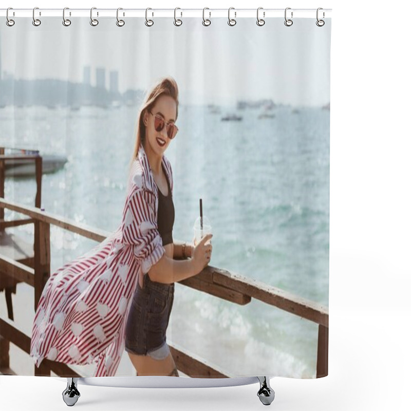 Personality  woman shower curtains