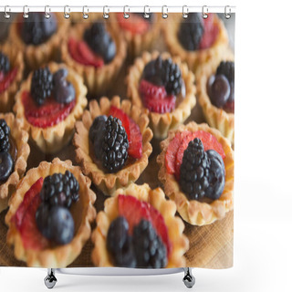 Personality  Berry Tartlets Dessert On Wooden Background Shower Curtains