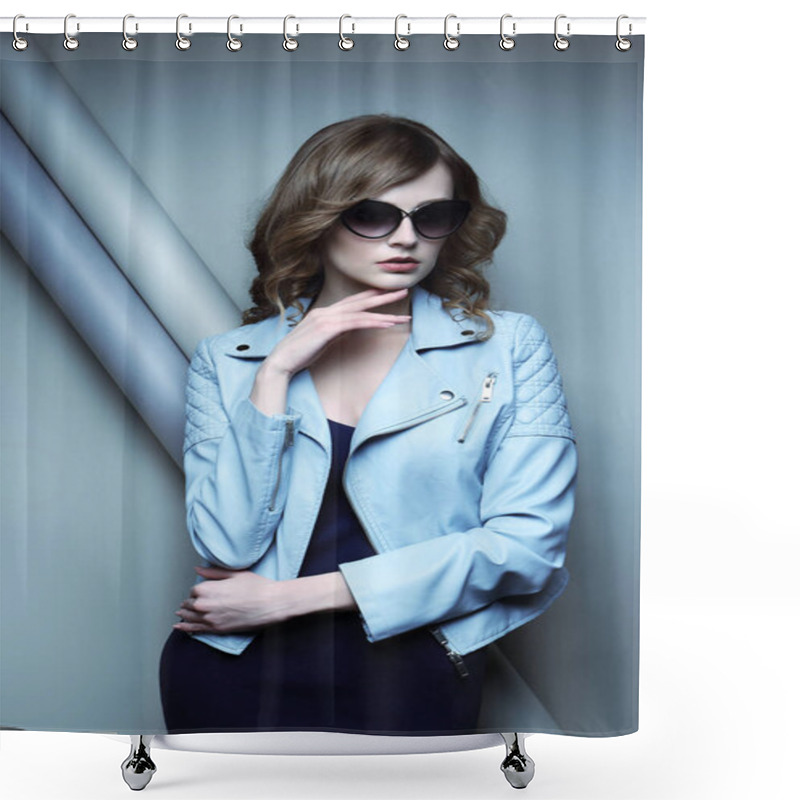 Personality  Beautiful Woman In Sunglasses Shower Curtains