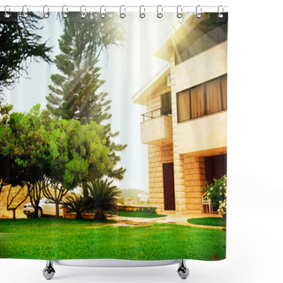 Personality  Beautiful Modern House Exterior Real Estate Concept Shower Curtains