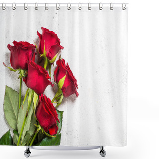 Personality  Red Roses Flower Bouquet On White Background Top View.  Shower Curtains