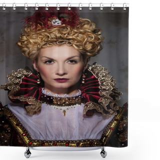 Personality  Picture Of Beautiful Queen Shower Curtains