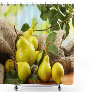 Personality  Juicy Flavorful Pears Of Nature Background Shower Curtains