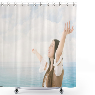 Personality  Feel Free Shower Curtains