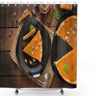 Personality  American Pumpkin Pie Shower Curtains