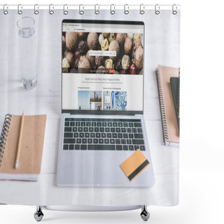 Personality  Laptop With Depositphotos Website On Screen And Credit Card On Wooden Desk  Shower Curtains