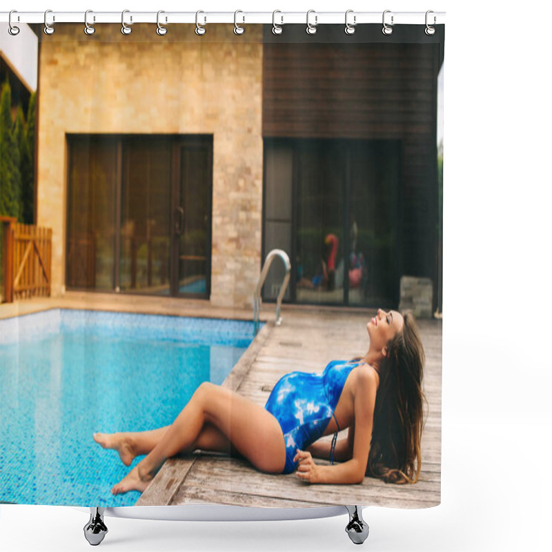 Personality  Beautiful pregnant woman shower curtains