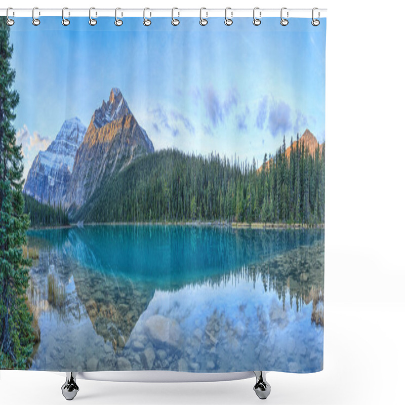 Personality  Nature Canada Shower Curtains