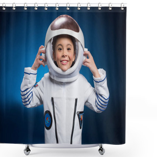 Personality  Little Girl In Space Suit Shower Curtains