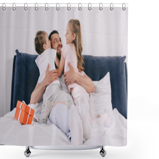 Personality  Adorable Kids Hugging Happy Dad On Fathers Day Near Gift Box On Bedding Shower Curtains
