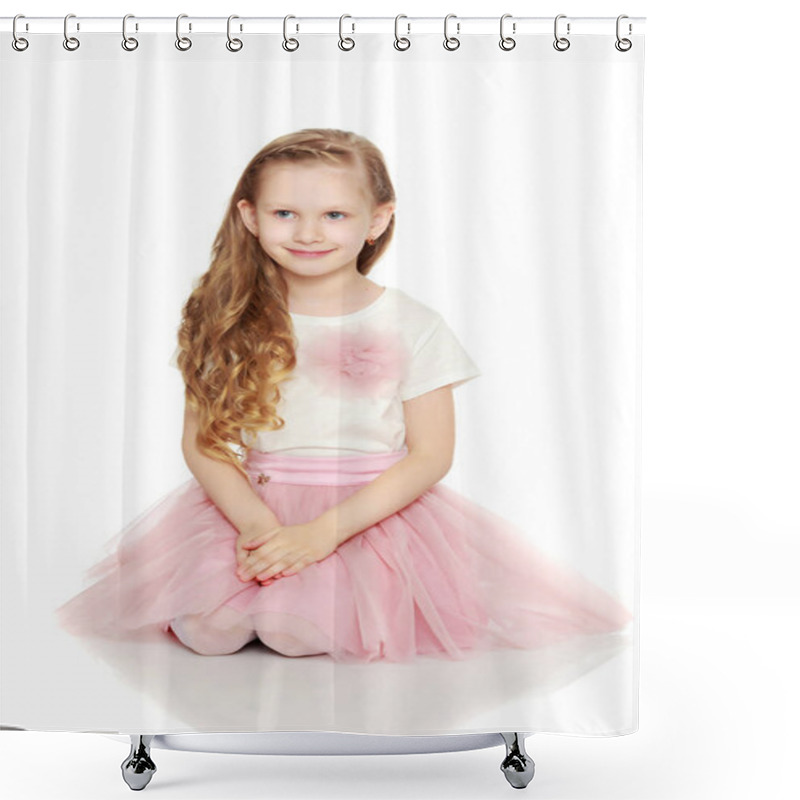 Personality  Beautiful little girl 5-6 years. shower curtains