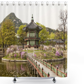 Personality  Pavilion Of Far-Reaching Fragrance Shower Curtains