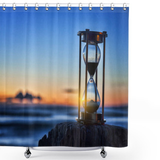 Personality  Hourglass Sunrise Outside Shower Curtains