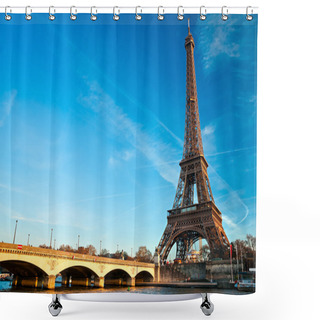 Personality  Eiffel Tower At Sunrise, Paris. Shower Curtains