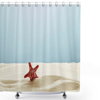 Personality  Wavy Textured Golden Sand With Red Starfish On Blue Background Shower Curtains