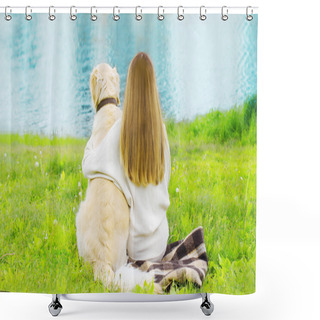 Personality  Silhouette Of Owner And Golden Retriever Dog Sitting Together On Shower Curtains