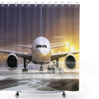 Personality  Plane At Non-flying Weather Shower Curtains